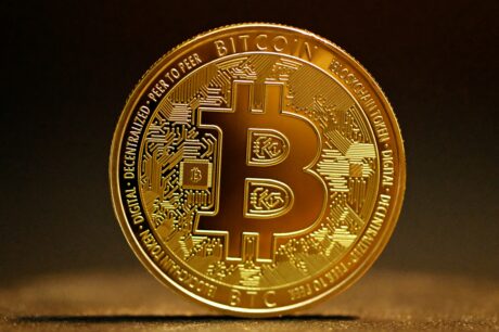bitcoin-crash-to-$25,800-sends-6.5%-of-supply-into-loss